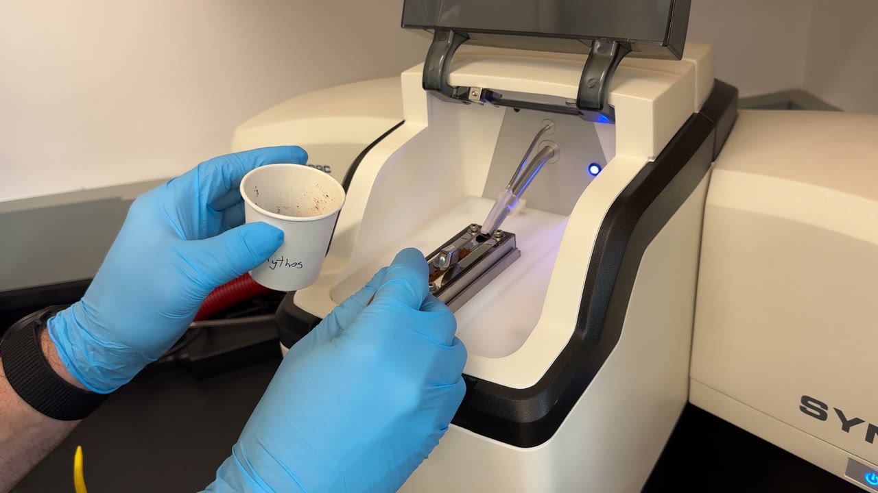 Loading a sample into the particle size analyzer video poster.