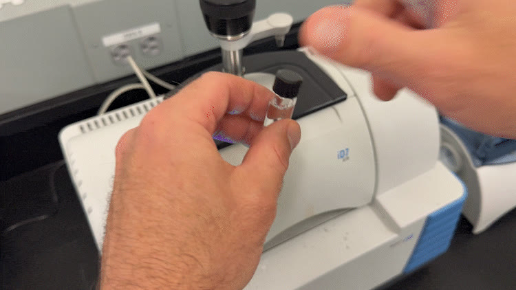 Nicolet iS5 FTIR Spectrometer | DMSE Breakerspace